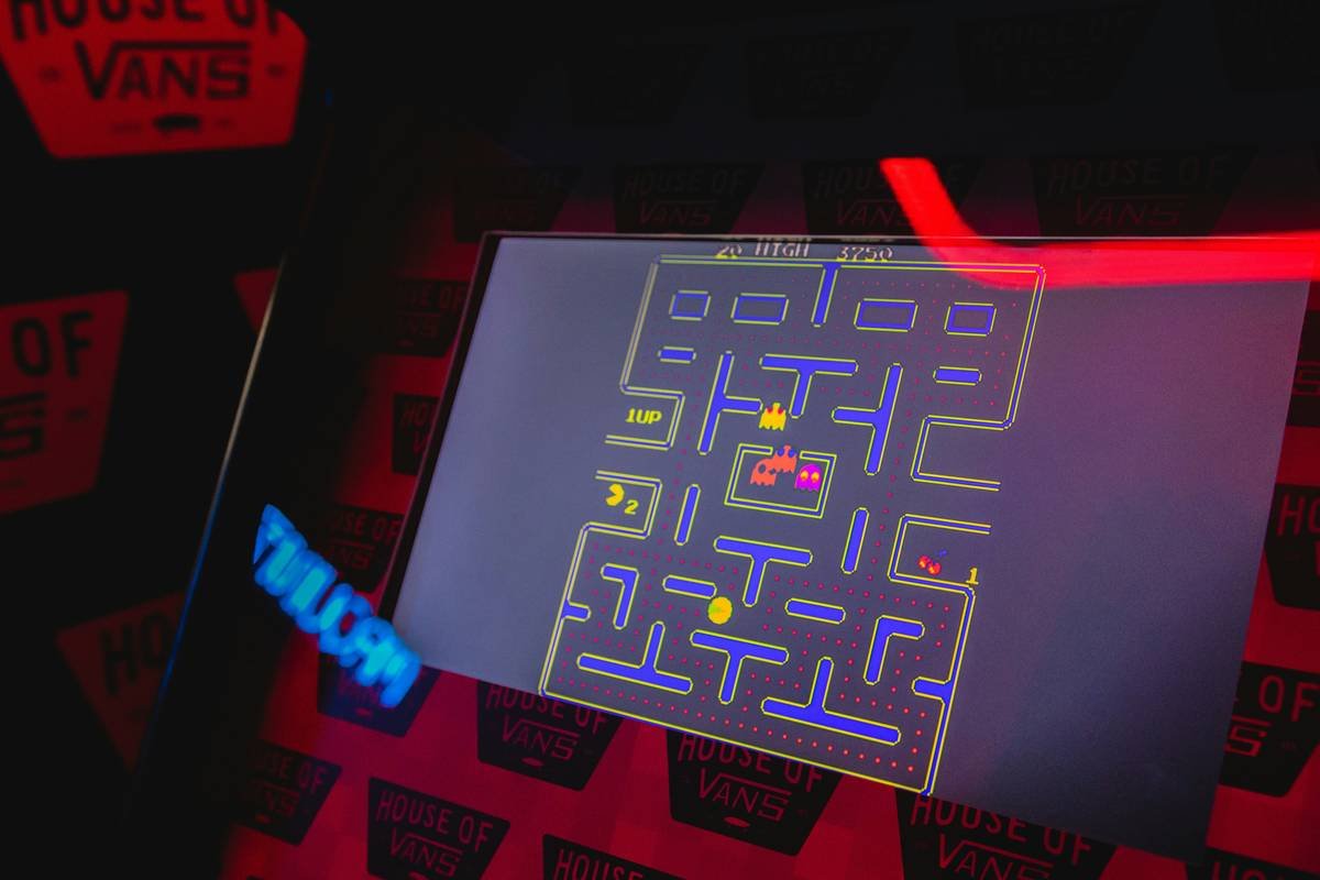 Chart comparing emotional resonance of regular gaming tattoos vs. boss battle tattoos based on 2023 Inked Magazine survey data