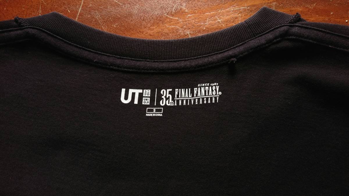 Infographic showing key symbols from Apex Legends and Titanfall suitable for tattoos: Pathfinder's eye-core, Wraith's rift energy, BT-7274's chassis lines, and the IMC logo with respawn motif.